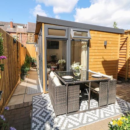 Garden Suite Dronfield Esterno foto