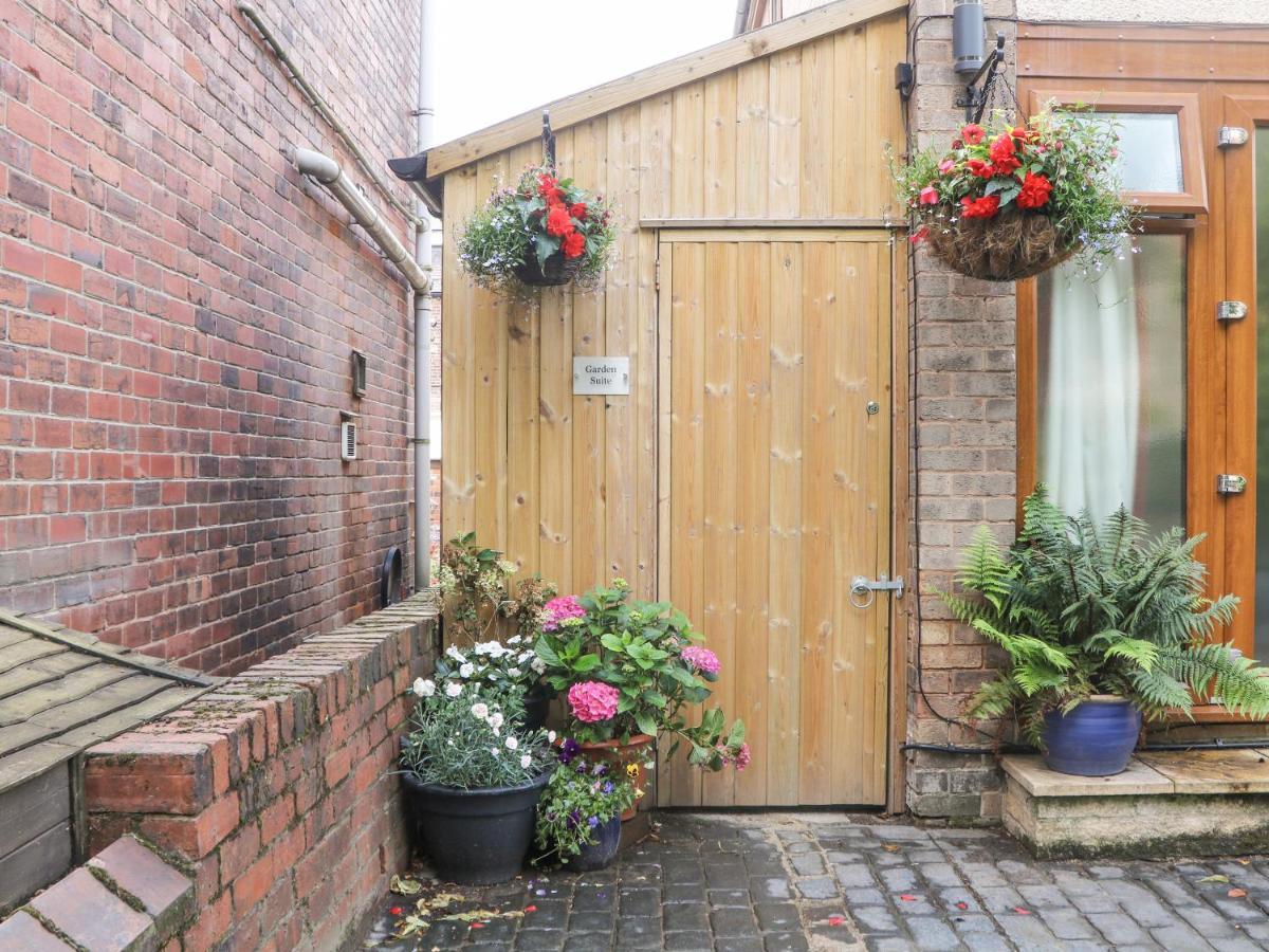 Garden Suite Dronfield Esterno foto