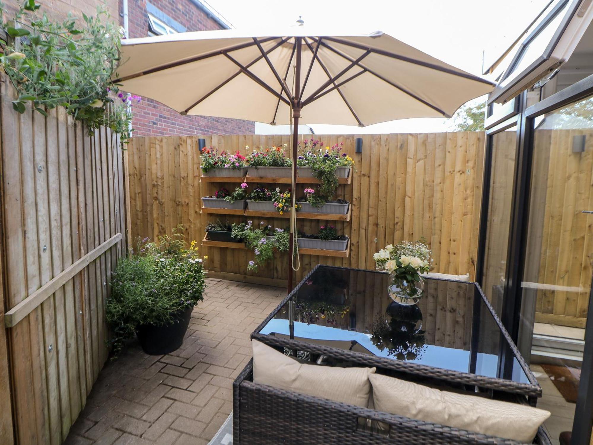 Garden Suite Dronfield Esterno foto